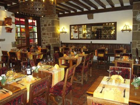 AUBERGE SAINT-PIERRE, Mont-Saint-Michel - Restaurant Reviews, Photos & Phone Number - Tripadvisor