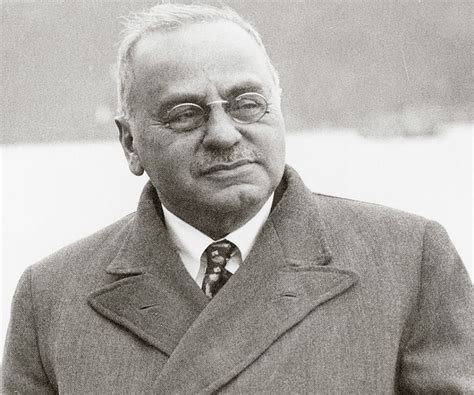 Alfred Adler Biography - Childhood, Life Achievements & Timeline