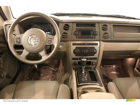 2007 Jeep Commander Sport 4x4 Khaki Dashboard Photo #69722238 | GTCarLot.com