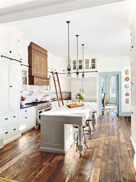 You Don’t Need a Farm to Have the Farmhouse Kitchen of Your Dreams | European farmhouse kitchen ...