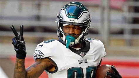 Eagles' Quez Watkins Makes Highlight-Reel Catch: WATCH