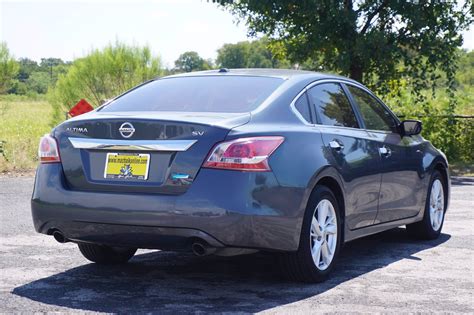 Pre-Owned 2013 Nissan Altima 2.5 SV FWD 4dr Car