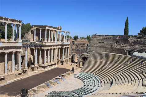 File:Teatro Romano de Mérida (3).JPG - Wikimedia Commons