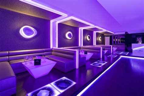 Diseño by U Design en Discoteca MASK, KRION® translucido | Nightclub design, Bar interior design ...