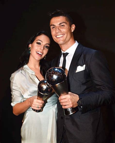 CR7 👑: Photo | Novia de ronaldo, Cristiano ronaldo novia, Cristiano ...