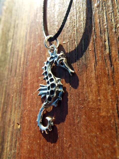 Sterling Silver Seahorse Pendant