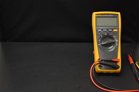 How to test a capacitor with a digital multimeter | InGenium Web