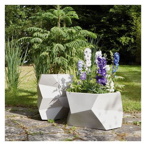 Faceted White Faceted FiBreglass Planter 31 X 54Cm | Fiberglass planters, Planters, Garden ...