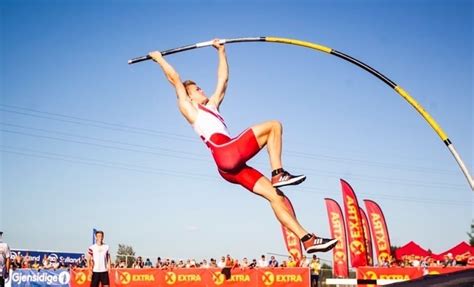 Guttormsen records highest jump ever by Ivy League pole vaulter, eyes ...