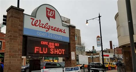 Despite risks, flu shot not required for staff at many nursing ...