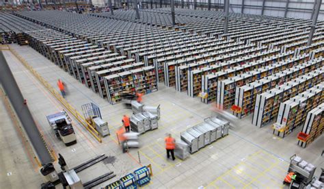 Inside An Amazon Warehouse [PHOTOS] | IBTimes