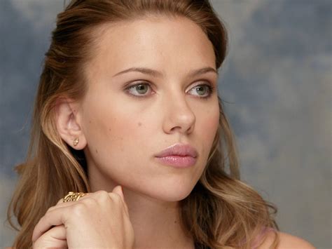 Scarlett Johansson-Beautiful Eyes Wallpaper ~ Taste Wallpapers