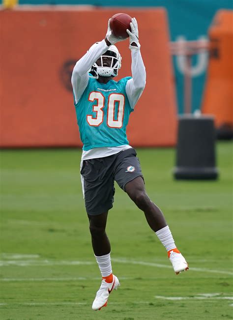 Dolphins To Place Jason McCourty, Malcolm Brown On IR