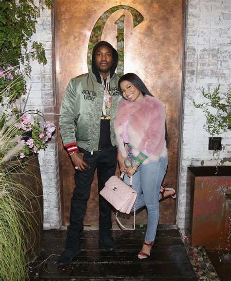 Nicki Minaj Shares Backstage Moment With Meek Mill 2016 American Music ...