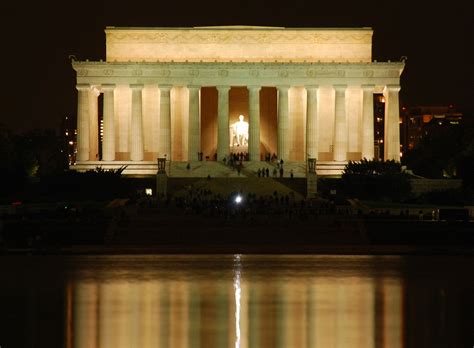 File:Lincoln Memorial by night.jpg - Wikitravel