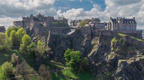 What is the history of Edinburgh Castle? - Local Edinburgh