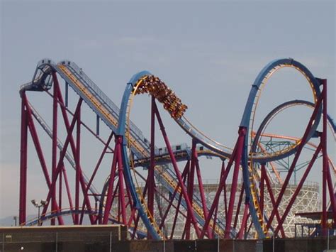 Scream (floorless coaster) - Six Flags Magic Mountain (Los Angeles, California) | Roller coaster ...