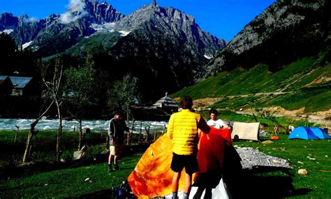 Sonamarg Trekking - Sonmarg Hiking Routes - Budget Trek Kashmir