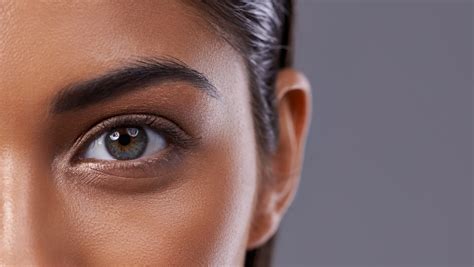 5 Benefits of Blepharoplasty for Bigger Younger Looking Eyes