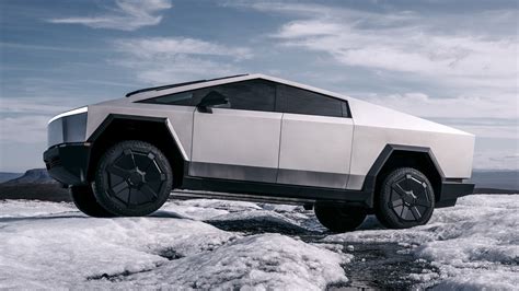 Tesla Cybertruck Electric Pickup: Promised Features vs. Reality