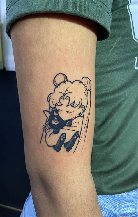 we love sailor moon yes I had to get a tattoo : sailormoon