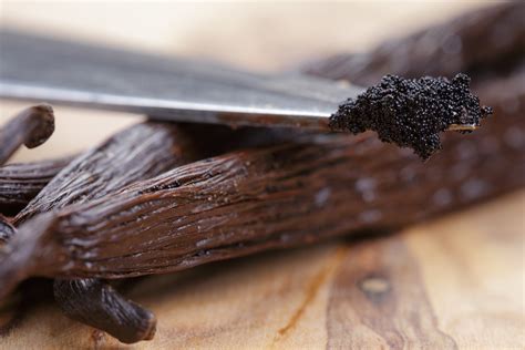 How to Use Vanilla: Difference Between Vanilla Extract, Vanilla Beans ...