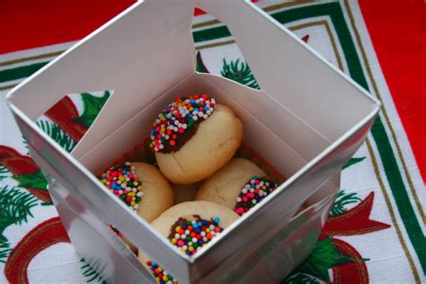 Custom Christmas boxes: Custom Christmas Cookie Treat Gift Boxes.