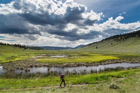 The 10 Best Hikes in Yellowstone National Park - KÜHL Born In The ...