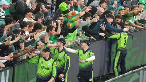 IRELAND BEAT ENGLAND AT THE CRICKET WORLD CUP! : r/ireland