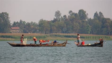 Fishing on Mekong River editorial photography. Image of asian - 90853147