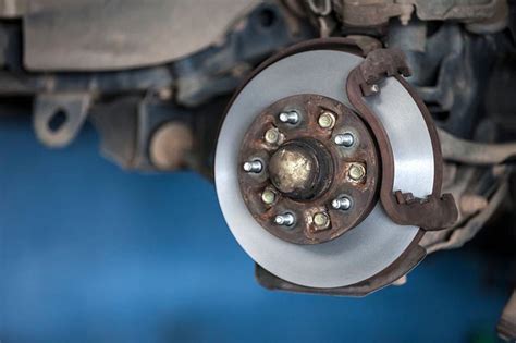 Wheel Bearing Noise When Braking: 3 Easy Steps To Find It!