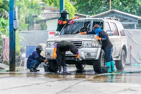 Team Worker Washing Car In The Carwash Screen Clear Transport Photo Background And Picture For ...