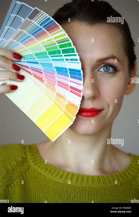 Red color palette hi-res stock photography and images - Alamy