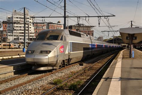 LA PASSION DU TRAIN: A Rodez et Toulouse avec Tarek