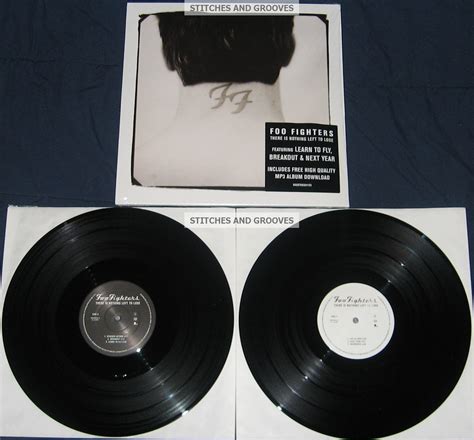 Foo Fighters – There Is Nothing Left To Lose (1st & 2nd Press) | Stitches and Grooves