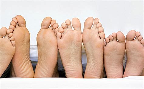 Diabetes Foot Care: 10 Steps to Healthy Feet - HealthXchange