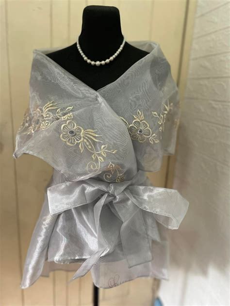 These Collection of Filipiniana Organza Alampay is a trending Modern ...