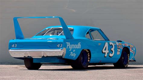 Richard Petty's Race-Winning 1970 Superbird Didn't Sell For $3.5M ...