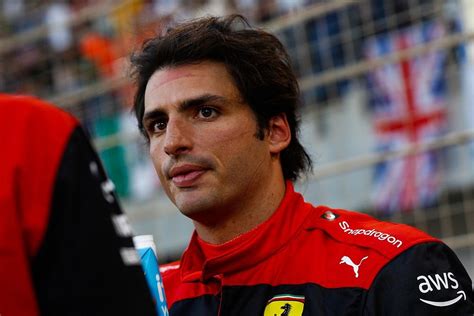 Sainz reaches agreement over new Ferrari F1 contract