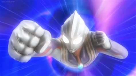 Superior 8 Ultraman Brothers - Daigo transforms into Ultraman Tiga - YouTube