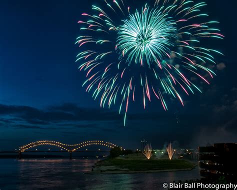 Memphis Fireworks on the Mississippi | Blair Ball Photography | Downtown memphis, Memphis, Fireworks