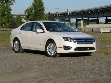 2011 Ford Fusion Hybrid - Information and photos - MOMENTcar