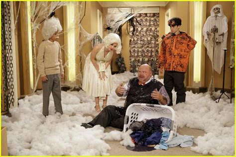 'Jessie': Monstober Season Premiere Halloween Party! | Photo 604653 ...