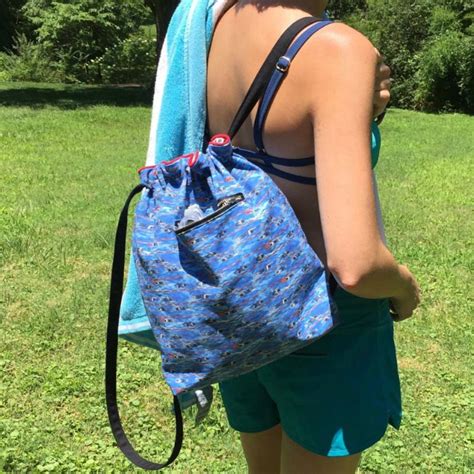 Free Pattern: Sew a Super Deluxe Drawstring Backpack – The Daily Sew