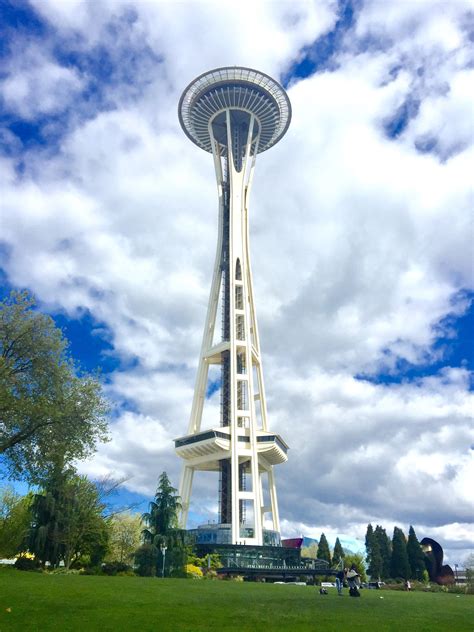 Space Needle, Seattle | Space needle, Wolf pictures, Butterfly wallpaper