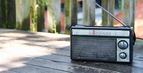 The Very Underrated, but Very Vital Transistor Radio – Para Shop Manila