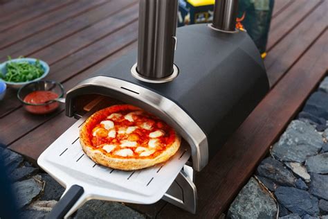 Ooni 12″ Perforated Pizza Peel — Ooni Europe