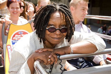 Biography of Whoopi Goldberg - Biography Archive