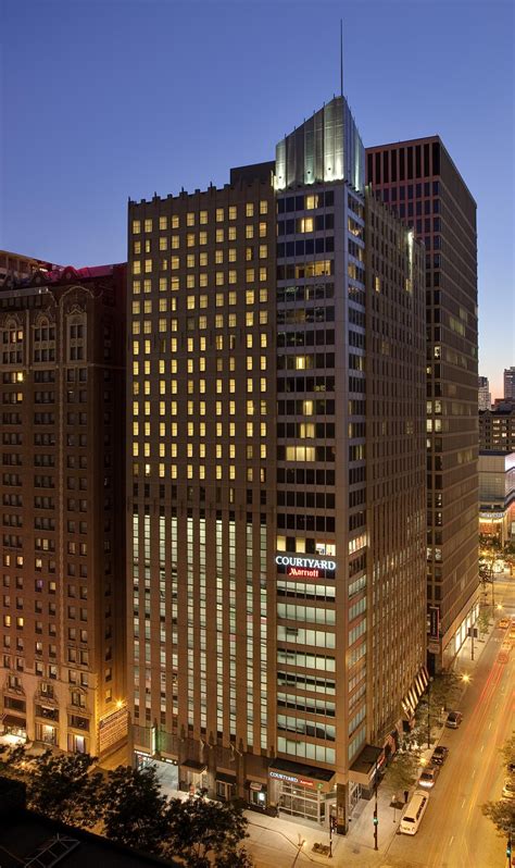 Courtyard by Marriott Magnificent Mile Chicago Downtown