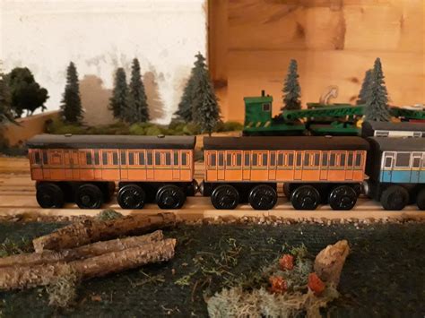 Thomas wooden railway express coaches - circesoftware.net